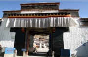 File:180px-Tashilhunpo Monastery.jpg