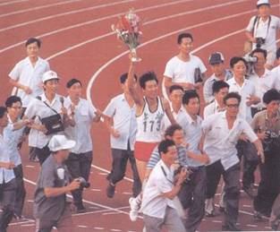 Zhu Jianhua broke the men's high-jump world record at 2.38 meters.